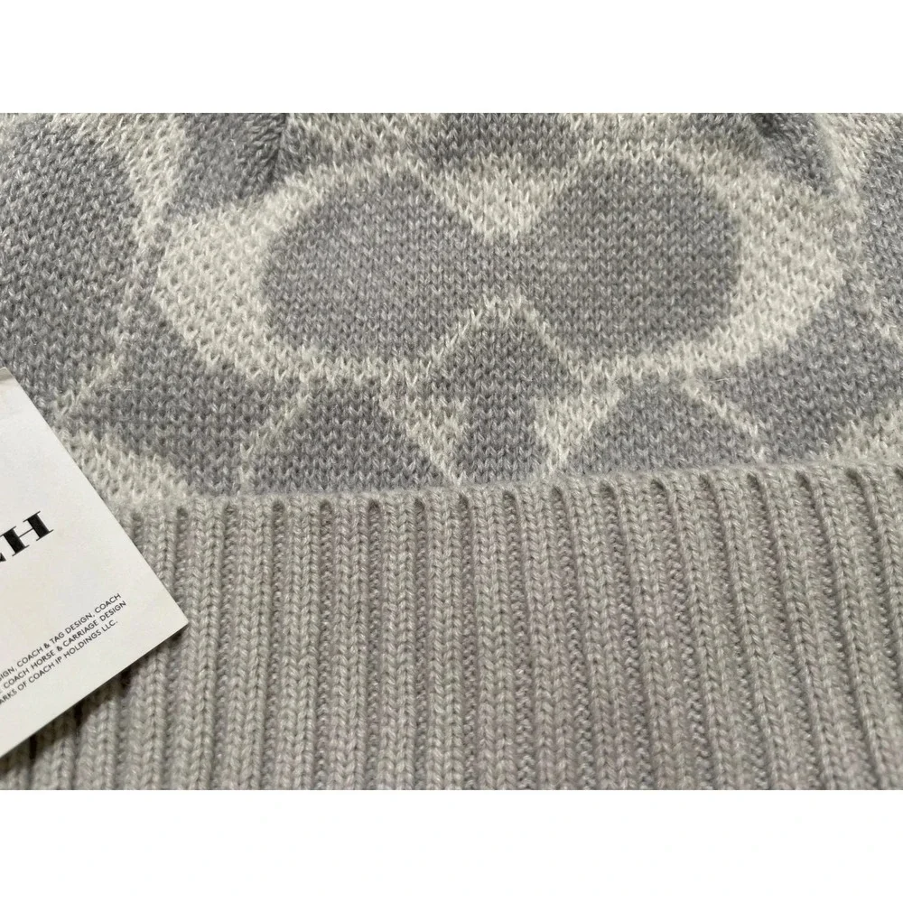 COACH Women's JUMBO SIGNATURE C BEANIE & SCARF 11012410 Chalk MSRP $225‎ NIB